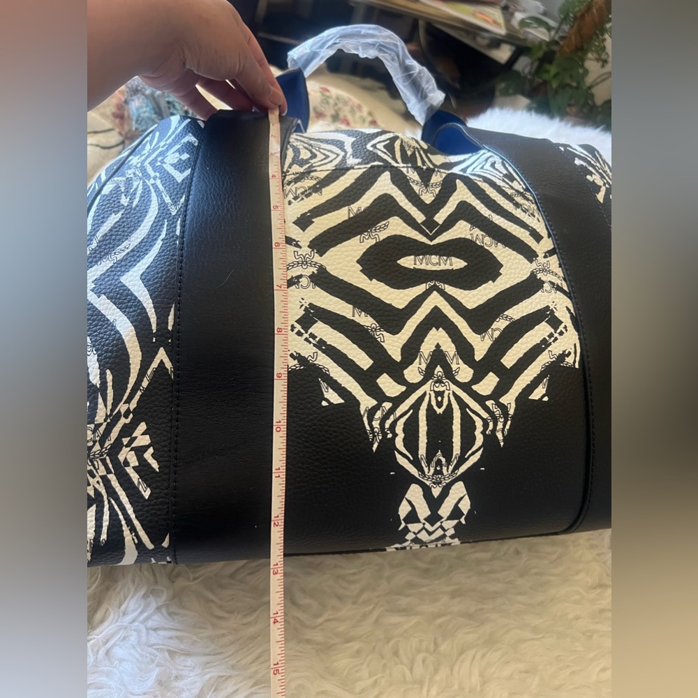 MCM FUNKY ZEBRA WEEKENDER TRAVEL BAG - Picture 16 of 16